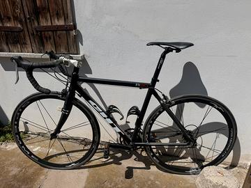 Bici da corsa FUJI Roubaix