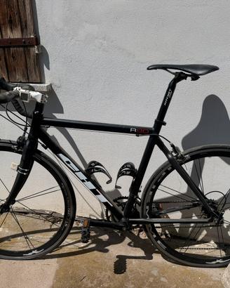 Bici da corsa FUJI Roubaix