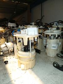 Galleggianti per auto di diversi marchi e modelli