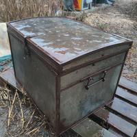 baule in ferro 