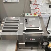 Macchinari e banco frigo per pasta fresca