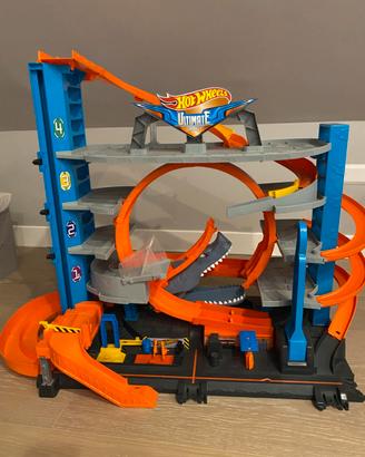 Hot wheels garage
