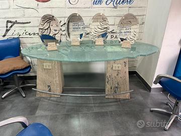 Tavolo da salone di parrucchiere