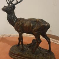 Scultura in bronzo. Cervo di Alfred Dubucand