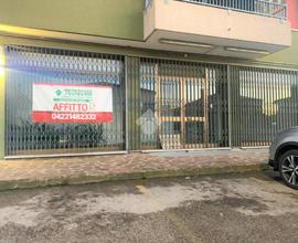 NEGOZIO A CARBONERA
