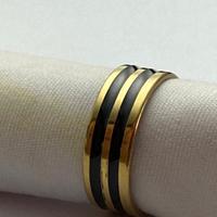 Anello in metallo dorato con 2 fasce nere -5-