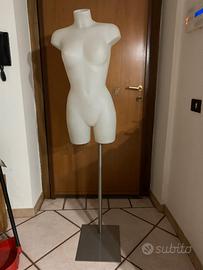 Manichino con lampada interna