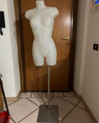 Manichino con lampada interna