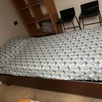 Letto singolo con rete e materasso