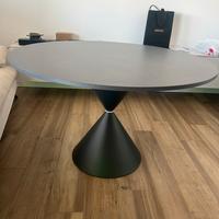 Tavolo clessidra Midj