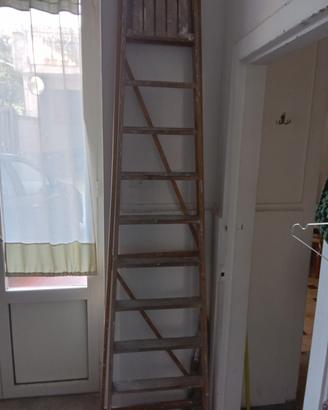 scala in legno con 10 gradini 