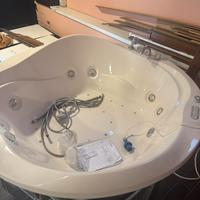 Vasca da bagno idromassaggio
