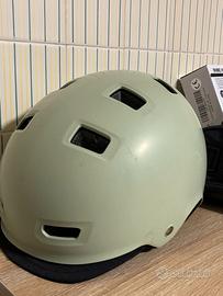 Set attrezzatura e abbigliamento per bici