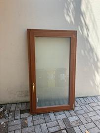 Finestra in legno