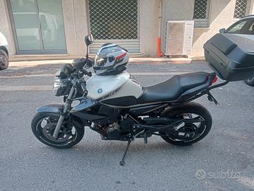 moto Yamaha xj6 