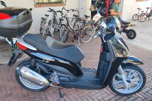 Piaggio Carnaby 300 - 2012