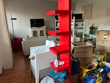 Libreria verticale Lack ( ikea) rossa