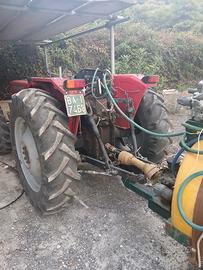 Trattore agricolo