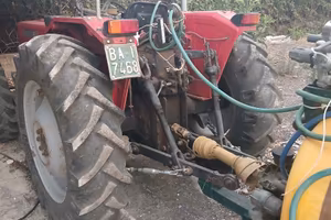 Trattore agricolo