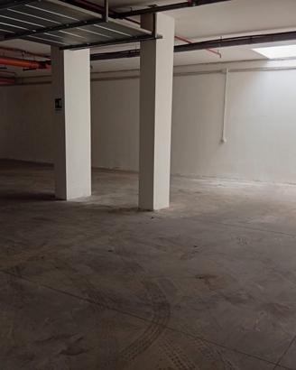 Deposito garage 350 mq san prisco zona nuova
