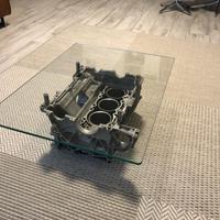 Tavolino realizzato con motore Porsche 997