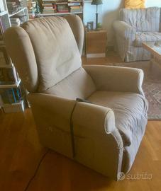 POLTRONA ALZAPERSONE RECLINABILE ELETTRICA