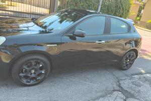 ESLAM macchina alfa romeo Giulietta  