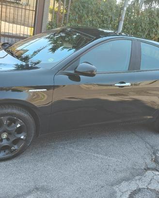 ESLAM macchina alfa romeo Giulietta  
