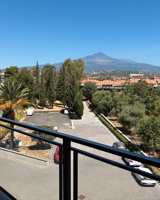 Quadrilocale di classe A+ con vista Etna