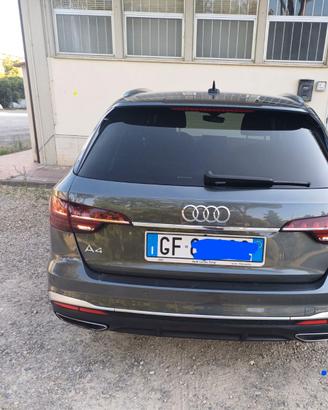 AUDI A4 AVANT S LINE