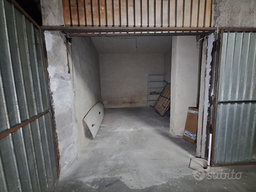 Garage via rifiano 118 Aciacatena