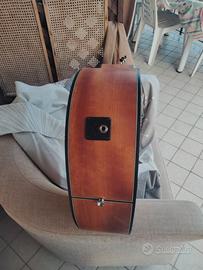 Chitarra acustica