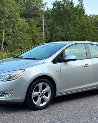 Opel Astra 1.6 115CV 5 porte*Neopatentati*Solo 660