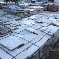 Basolato gradini in pietra di recupero