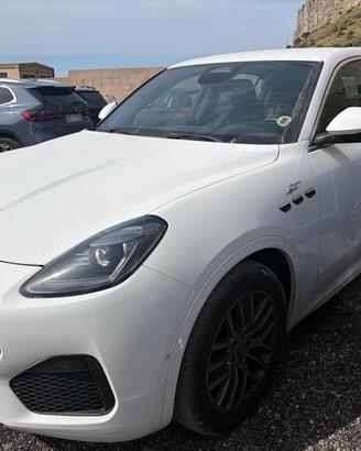 MASERATI Grecale MHEV 300 CV AWD GT