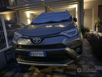 Toyota rav4 2016 143 cv style
