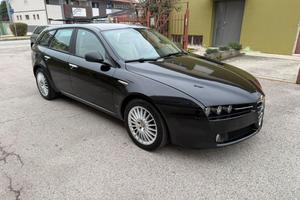 ALFA ROMEO 159 1.9 JTDm 16V Sportwagon Distincti