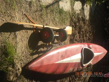 Canoa con carrello per trasporto