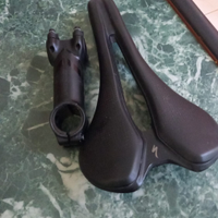 Sella Specialized e attacco manubrio