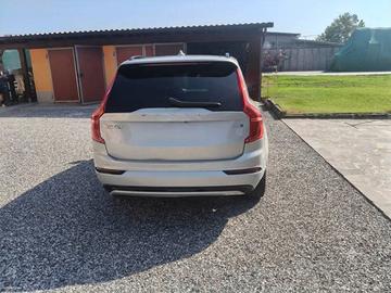 Volvo XC90 B5 R design
