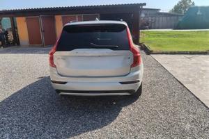 Volvo XC90 B5 R design