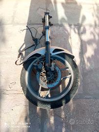 Forcella e ruote per moto Suzuki 1100  70 80 90