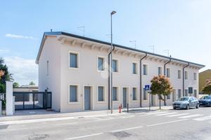 VILLA A SCHIERA A VILLAFRANCA DI VERONA