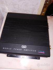 amplificatore stereo Trevi per auto.