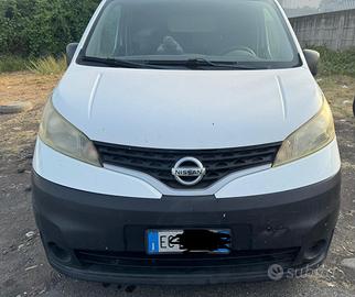 Nissan nb200