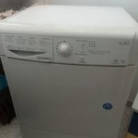 Asciugatrice INDESIT.
