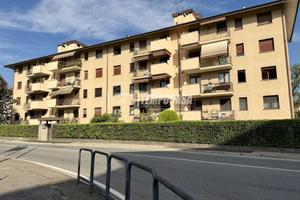 AMPIO QUADRILOCALE CON BOX E POSTO AUTO
