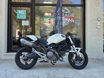 Ducati Monster 696