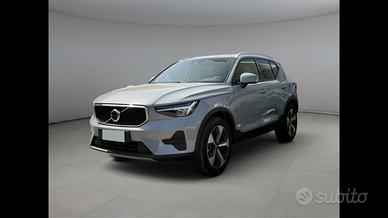 VOLVO XC40 Core B3 AUT