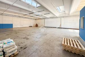 CAPANNONE A CALOLZIOCORTE